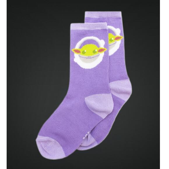 Baby Yoda Grogu 6 Piece Collectible Accessory Set with Carry Case Box - Picture 3 of 12